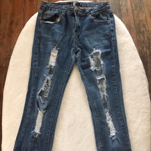 ALEX Distressed Jeans - Picture 2 of 4